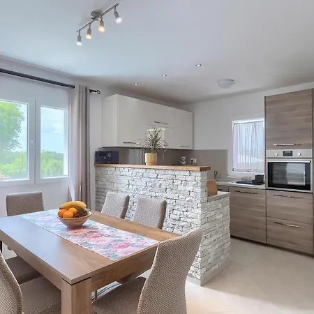 Pepa Butori Dom wakacyjny Basici