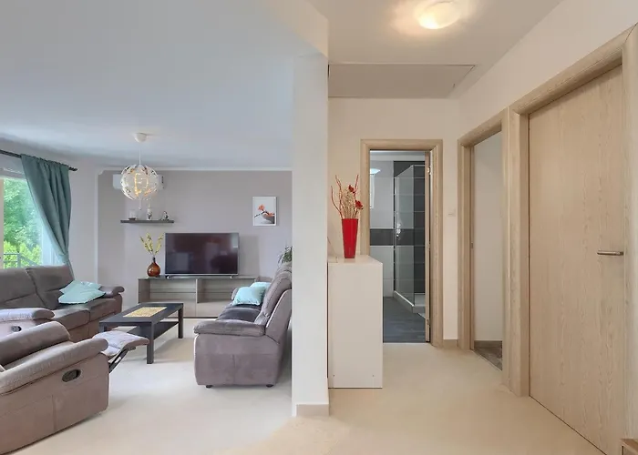 Pepa Butori Vikendica *