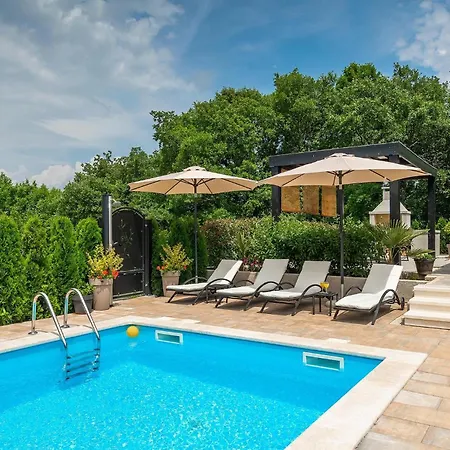 Pepa Butori Prázdninový dům