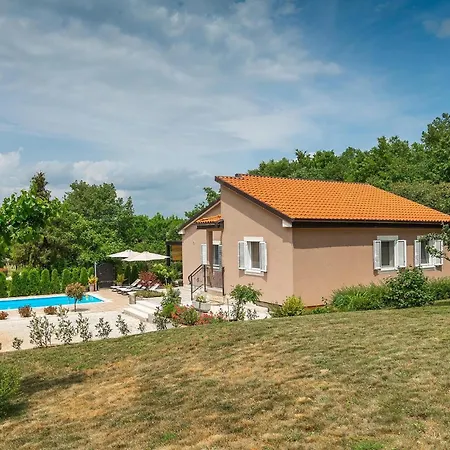 Holiday home Pepa Butori Basici