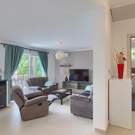 Pepa Butori Дом отдыха