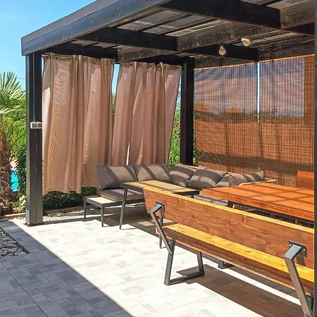 Holiday home Pepa Butori *