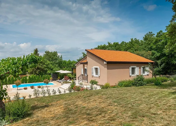 Holiday home Pepa Butori Basici