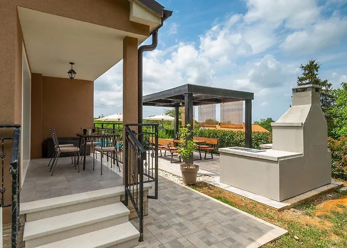 Holiday home Pepa Butori Basici